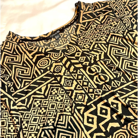 💥2/$20💥Vintage F21 Butterfly African Print Mudcloth Boho Festival Crop Top - Picture 2 of 5